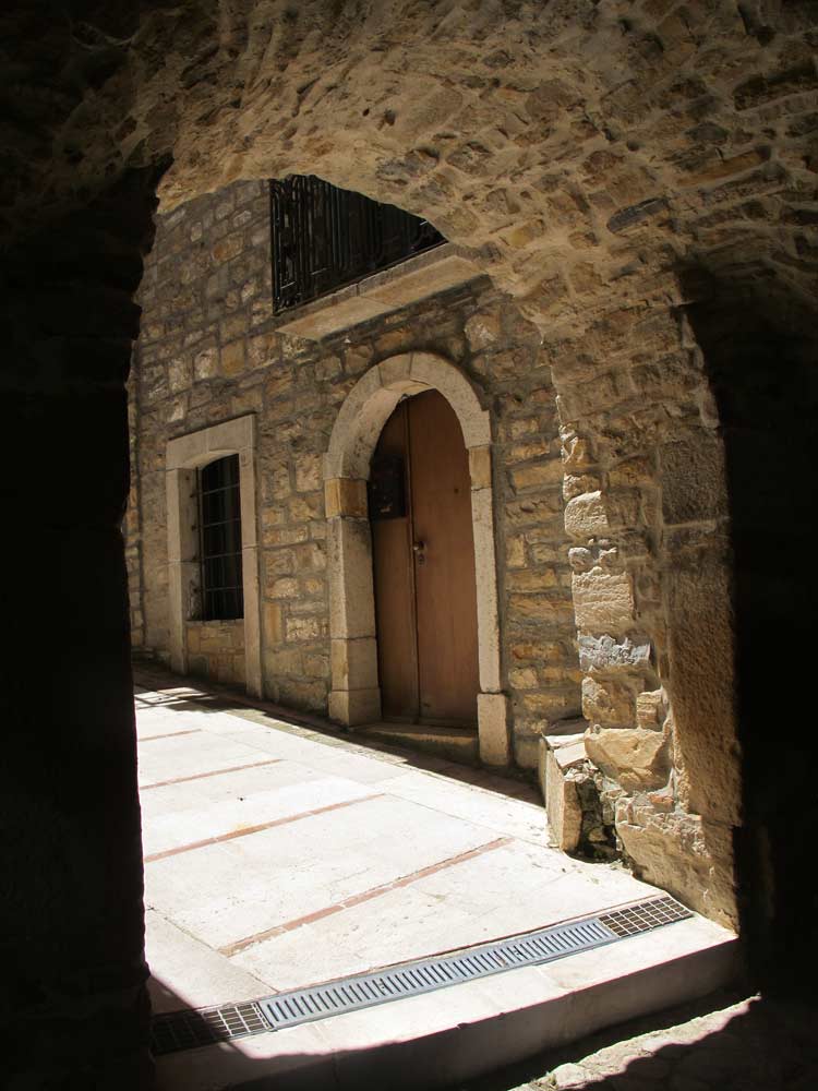 The door to the Castello.